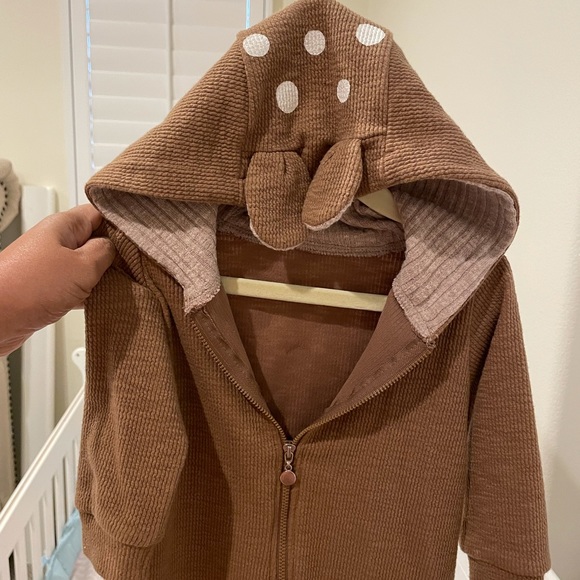 Junie Grey - Cutest little waffle jumpsuit with reindeer hoodie, size 12-18 mo - Picture 3 of 4